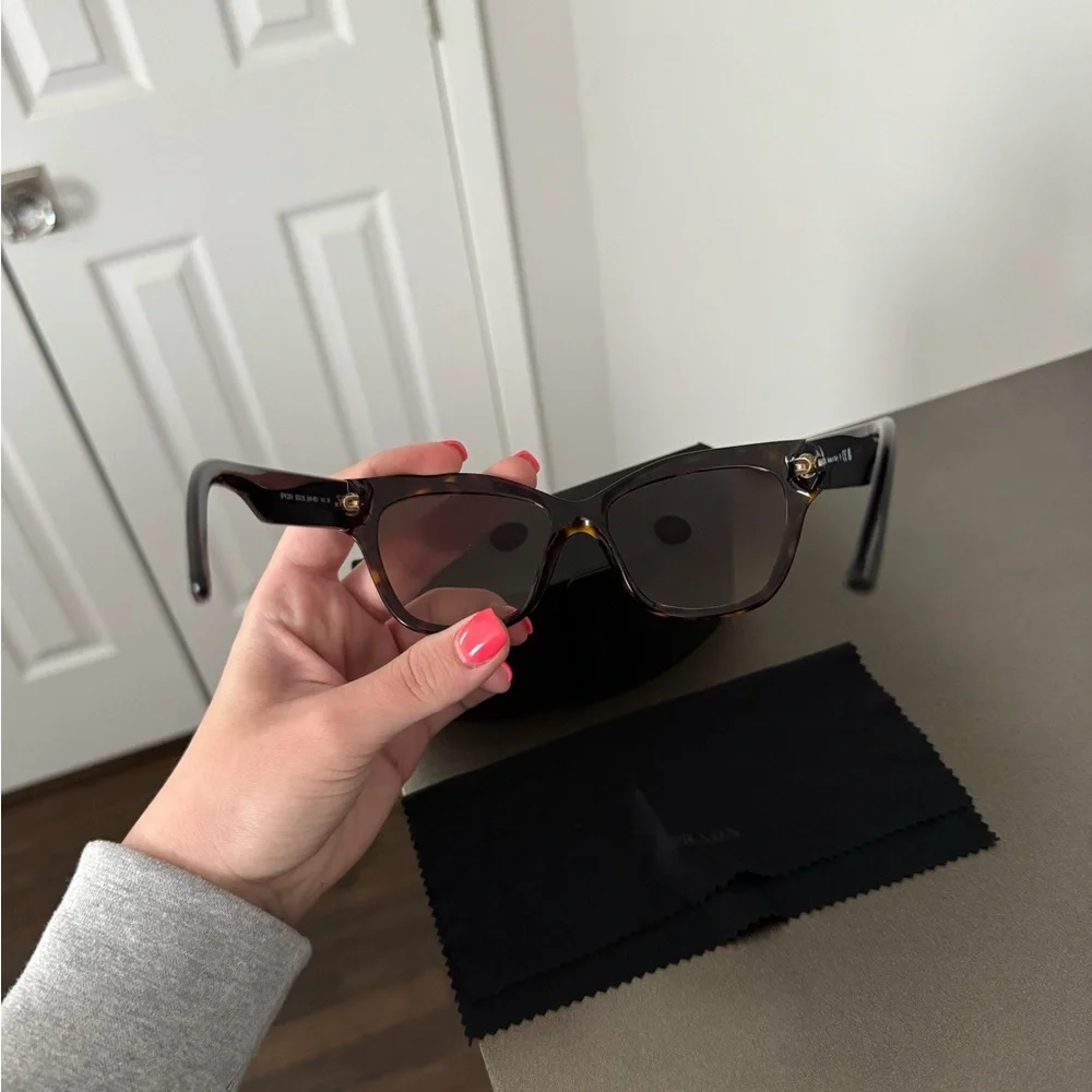 Prada Tortoise PR23XSF sunglasses - Picture 6 of 6
